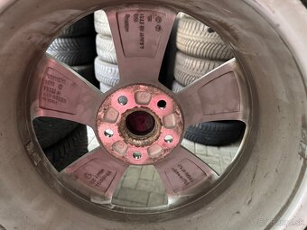 Skoda superb Karoq Octavia 215/55R17 - 4