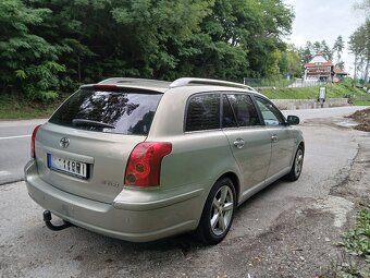 Predám Toyotu Avensis Combi - - 4