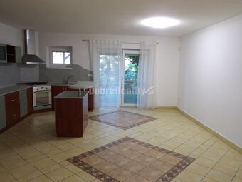 Štýlový rodinný dom na PREDAJ - 4