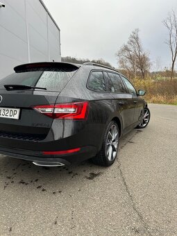 Škoda Superb Combi 2.0 TDI SPORTLINE - 4