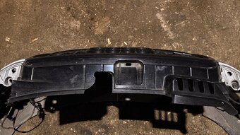 Audi A4 B7 čiersna S-line maska - 4