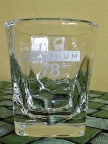 Predám poháriky a plechovú dózu - 4