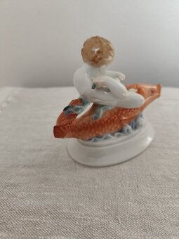 Herend chlapec na rybe porcelánová soška - 4