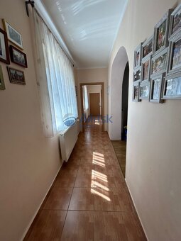 Znížená cena Krásny zrekonštruovaný 5-izbový rodinný dom s - 4
