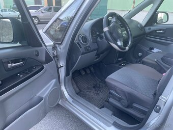 Suzuki SX4 benzín - 4