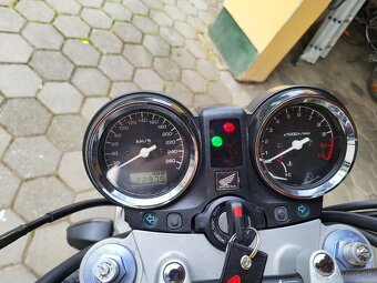 Honda CB900F Hornet - 4