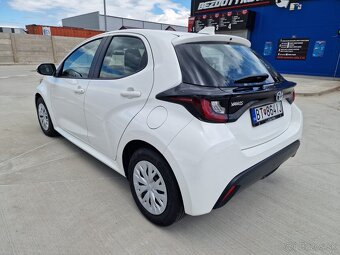 TOYOTA YARIS - 4