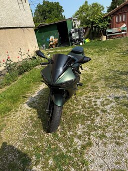 Yamaha R6 - 4