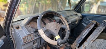 Mitshubishi Pajero 2,5 td - 4