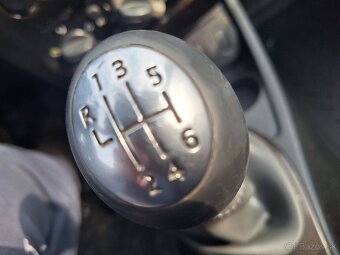 DACIA DUSTER 1,6 BENZÍN 4X4 ROK 2011 KLÍMA - 4
