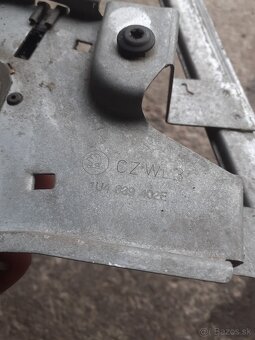 Octavia 1 manualny spustac okna zadny pravy - 4