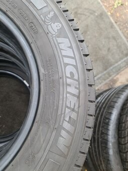 205/75 R16c michelin - 4