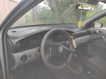 Skoda Octavia Sedan 1.6 benzin - 4