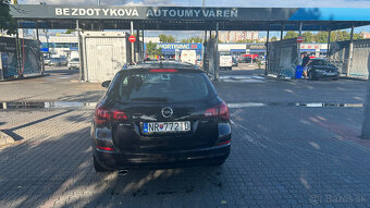 Opel Astra ST 2.0 CDTI ECOTEC Cosmo - 4