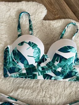 Plavky/bikini s tropickým vzorom - 4