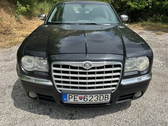 Rozpredam na N.D EU Verzia Chrysler 300C Sedan Limuzína - 4
