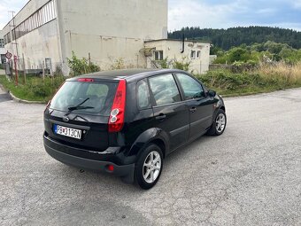 FORD FIESTA 1.3i Futura - 4