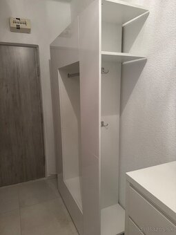 Predsieňová skriňa - 4