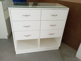 Presklená predajná skrinka so zásuvkami a úložným priestorom - 4