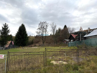 Stavebný, rovinatý pozemok na predaj Šumiac s IS 940m2 - 4