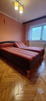 Predám čalúnenú manželskú posteľ - 4