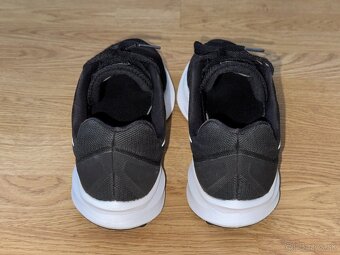 Tenisky Nike, 42 - 4
