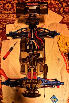 Traxxas E-Revo 1:8 - 4