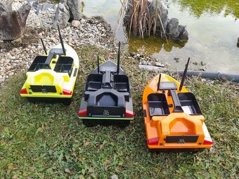 Zavažacia zakrmovacia lodka s GPS a farebným sonarom aj bez - 4