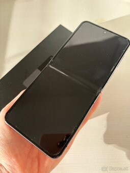 Samsung galaxy Z flip5 - 4