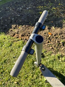 2 elektrické kolobežky Ninebot KickScooter - 4