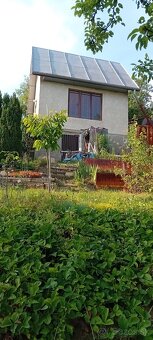 Záhrada s chatkou - 4