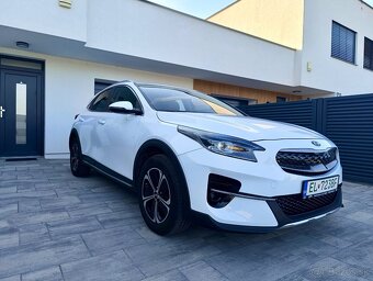 Predám KIA XCeed 1.6 GDi Plug-In Hybrid Gold A/T - 4