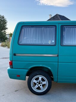 VW Caravelle - 4