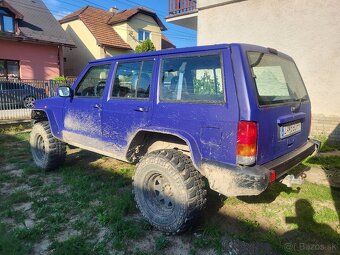 Jeep Cherokee XJ - 4