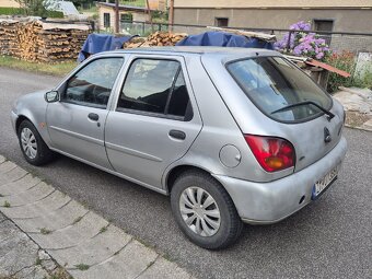 FORD FIESTA 1.8 D - 4