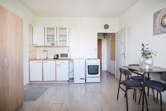 Na prenájom garsónka blízko stanice, Nové Zámky – 19,43m2 - 4