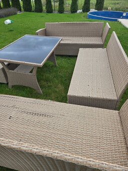 Terasové sedenie v tvare U - 4