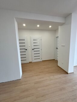 Predaj 5 izb.rodinný dom Hlohovec- NováŠtvrť - 4