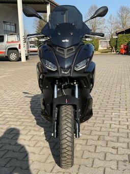 Aprilia SR-GT 125 - 4