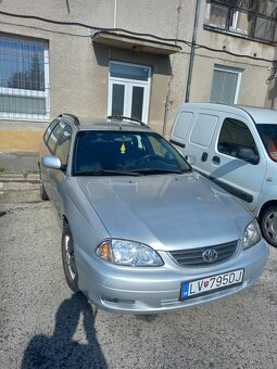 Toyota Avensis - 4