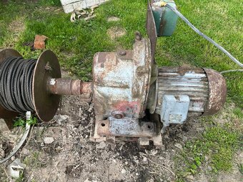 Elektromotor s prevodovkou a s navijakom - 4