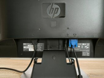 Monitor 21,6" - HP Pavilion w2216v - 4