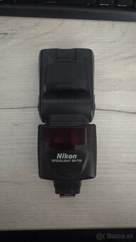 Nikon SB-700 - 4