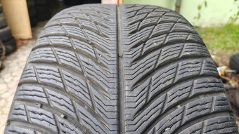 Zimné pneu 245/45 R18 --- MICHELIN - 4