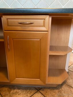 Moderná kuchynská linka so spotrebičmi - 4