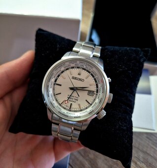 Seiko Kinetic World Time SUN067P1 - 4