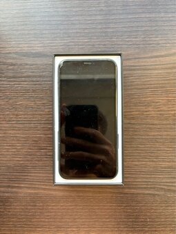 iPhone 11 Pro + Apple Sluchátka EarPods - 4