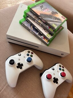 Xbox one s + 2x ovládač + 4x hry - 4