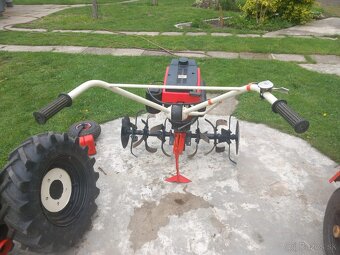 Rotavator s vlečkou a príslušenstvom - 4
