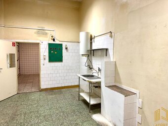 NA PRENÁJOM OBCHODNÝ PRIESTOR (80m2) V CENTRE SENICE - 4